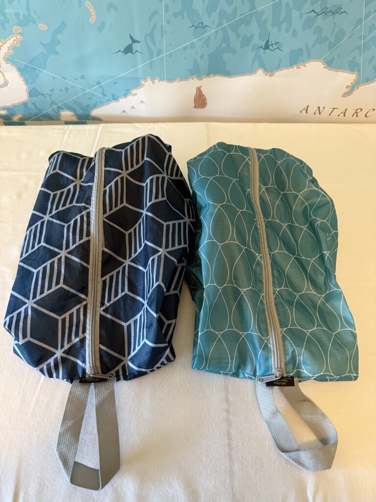 Set of six BeeGreen travel shoe bags, breathable and durable, perfect for packing shoes and accessories. Great for keeping dirt off of your other clothes.